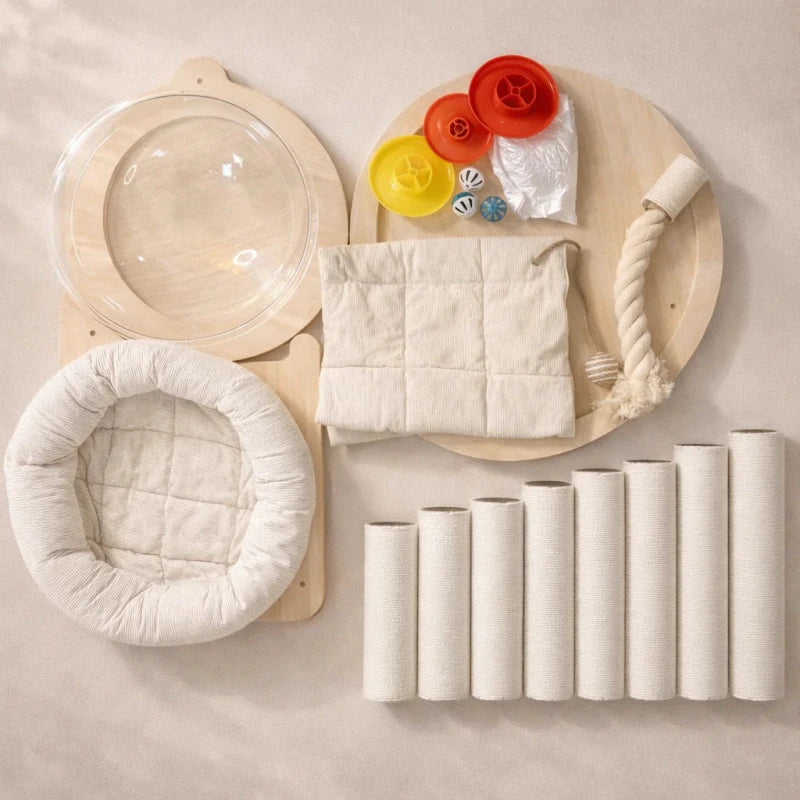Éléments de l'arbre à chat Natura : capsule, panier, hamac, jouets et poteaux en sisal
