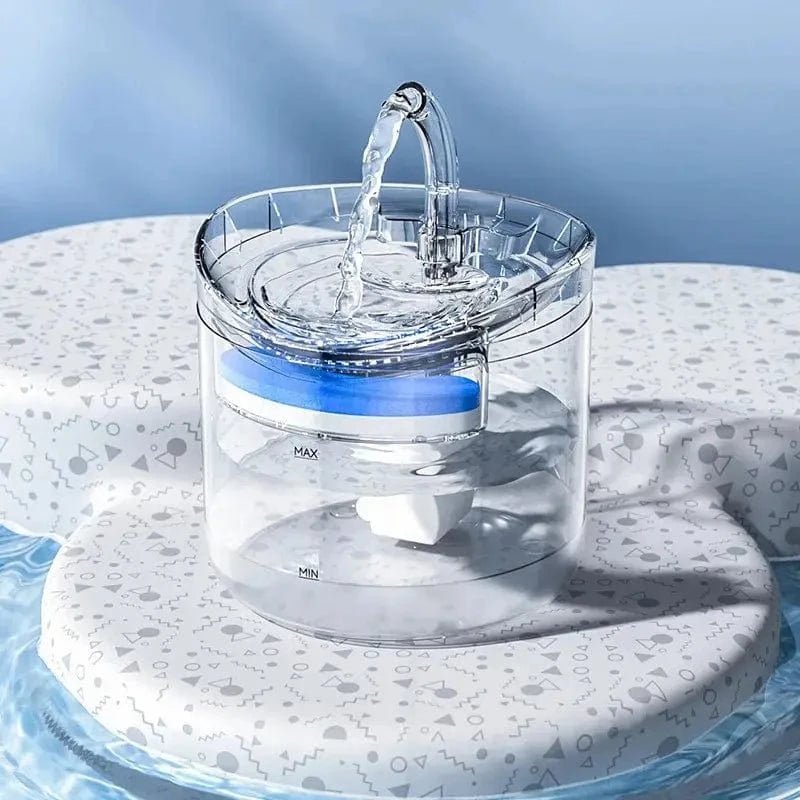 Fontaine chat 2L design SensiFlow transparente avec filtre et pompe visibles
