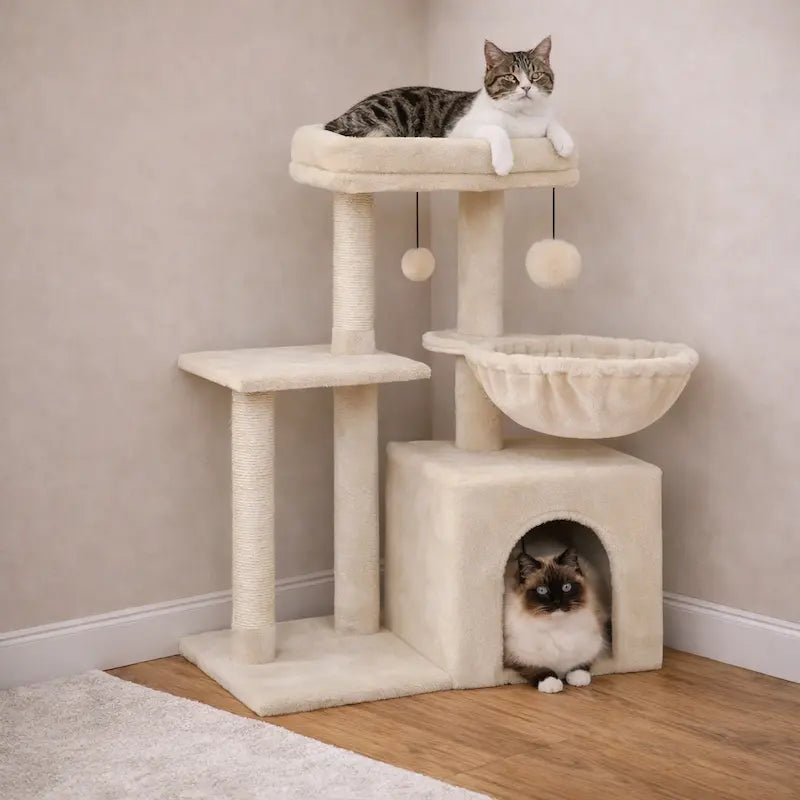 Petit arbre à chat Minikitty beige, chats sur le perchoir et dans la niche