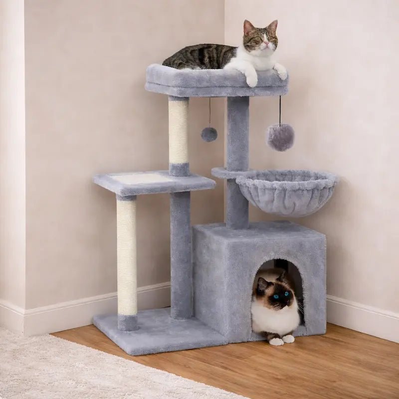 Petit arbre à chat gris gain de place avec hamac, niche et poteaux en sisal